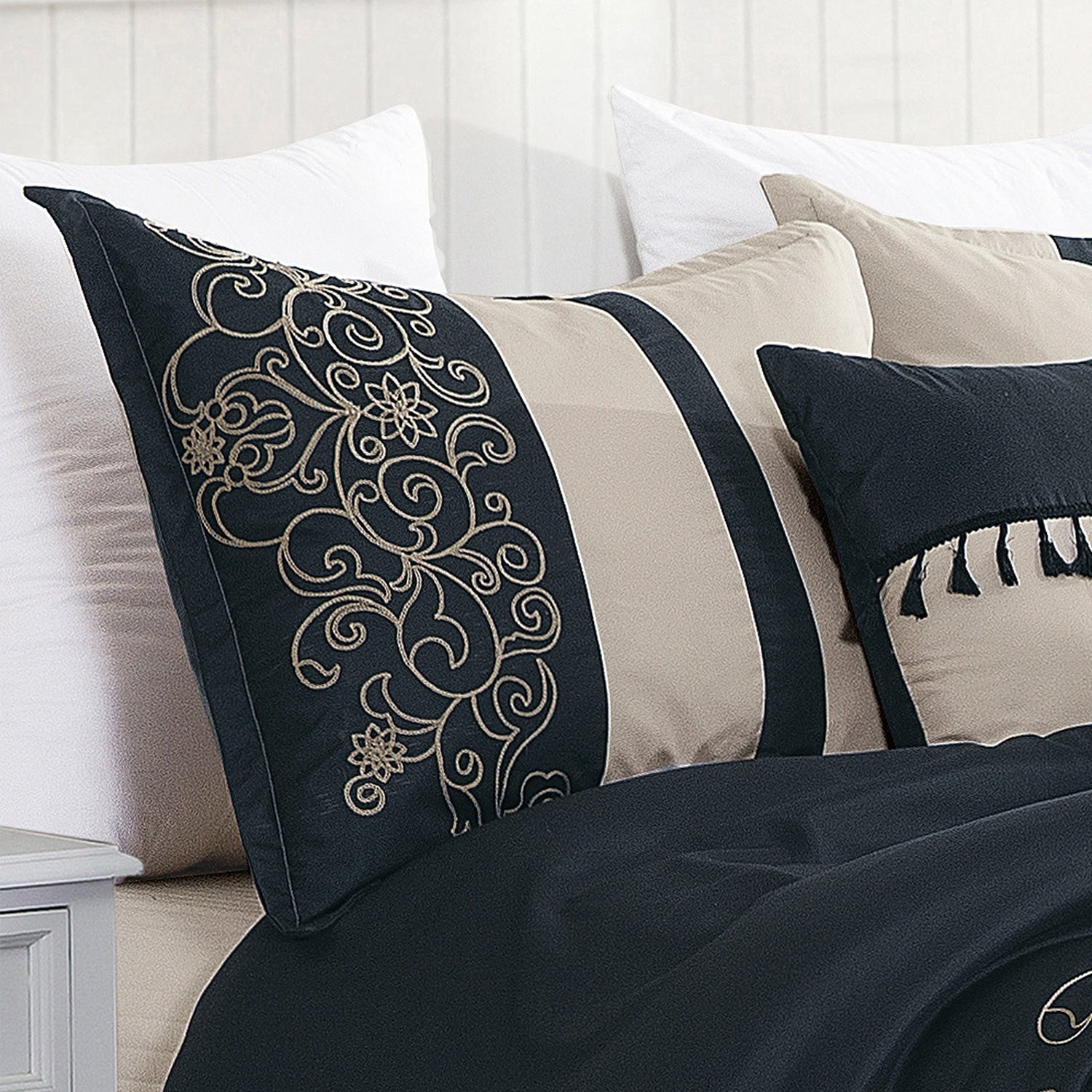 7 Piece Luxurious Floral Embroidered Black Comforters Bed in a Bag Queen King Bedding Set