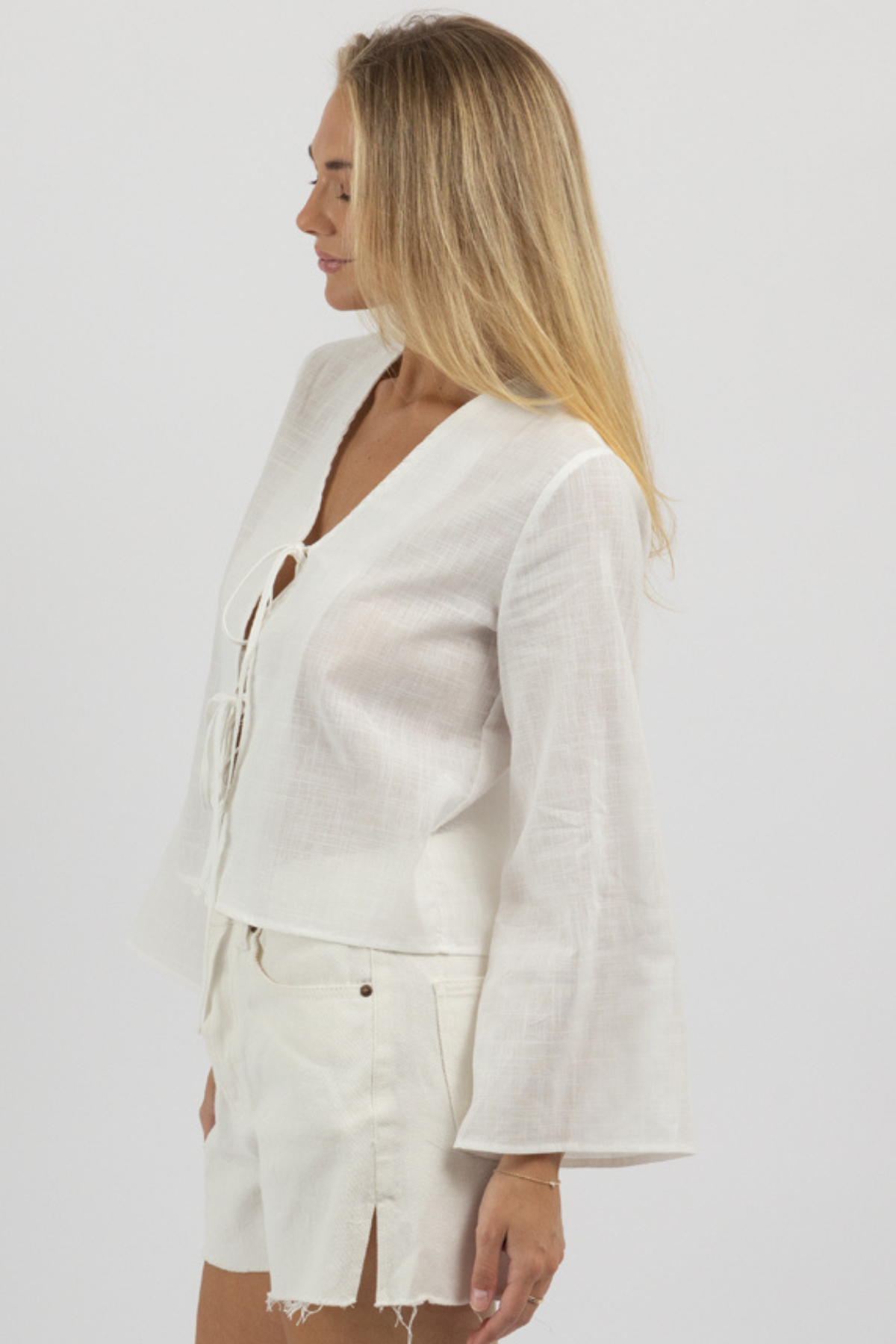 SIGNATURE LONG SLEEVE LINEN TIE TOP