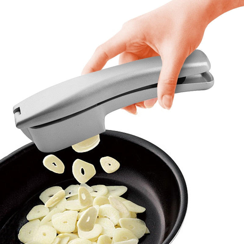 (Store Closing Sale) Manual garlic smasher